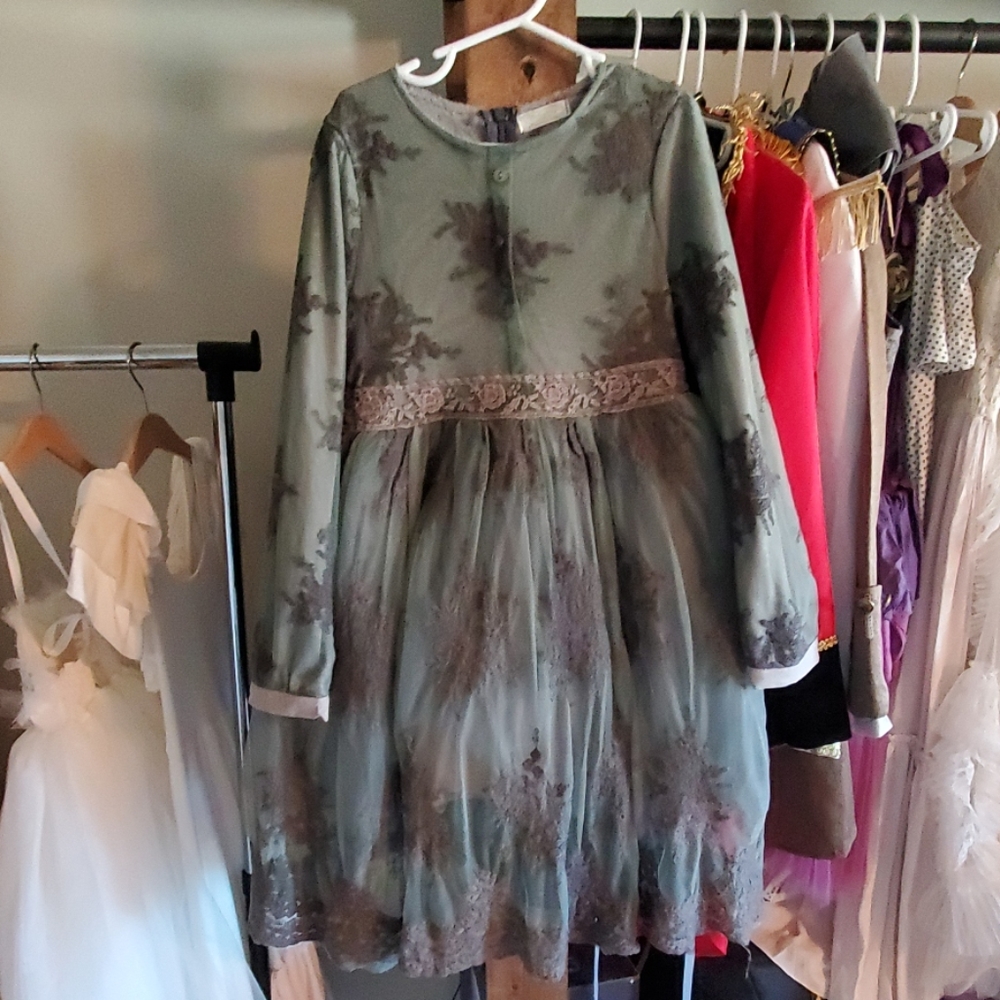 Girls dress